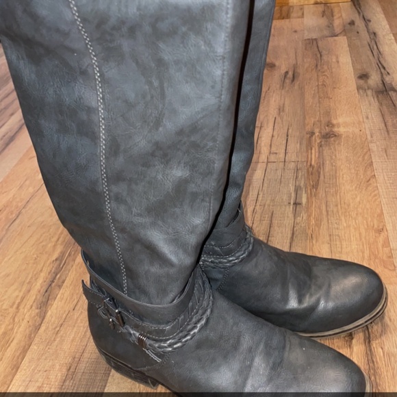 Shoes - Picture 1 of 1